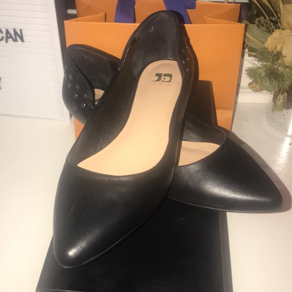 Joe’s Black flats!